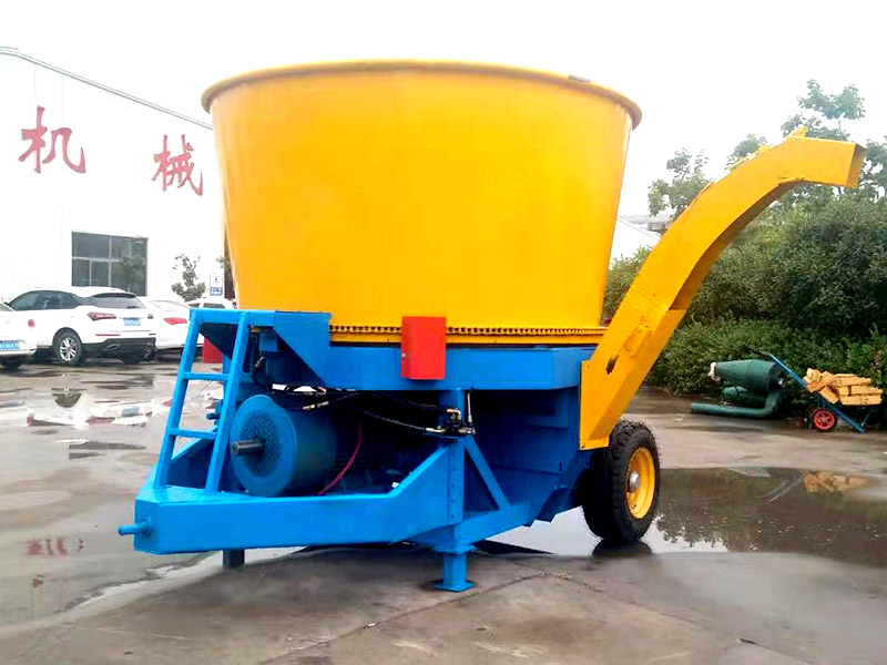 稻草捆粉碎機(jī).jpg 稻草捆粉碎機(jī).jpg