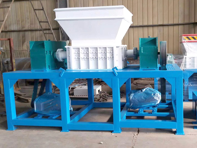 編織袋撕碎機.jpg 編織袋撕碎機.jpg