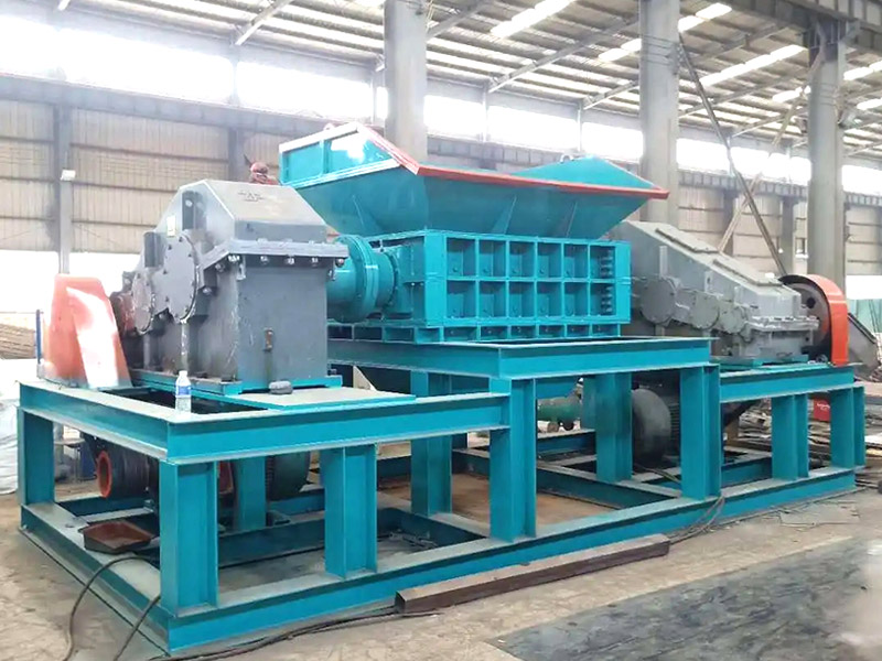 金屬撕碎機.jpg 金屬撕碎機.jpg