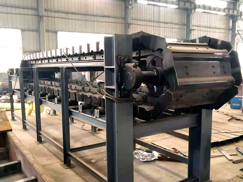 鏈板輸送機.jpg 鏈板輸送機.jpg