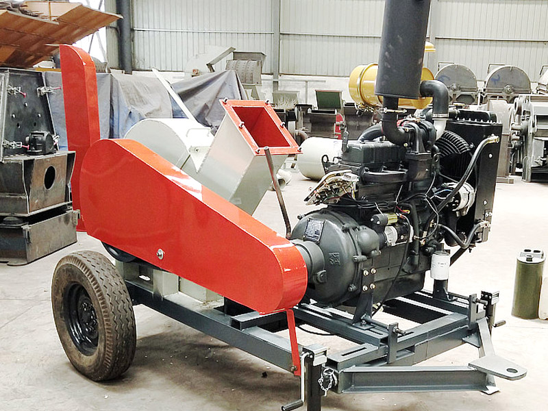 移動(dòng)式削片機(jī).jpg 移動(dòng)式削片機(jī).jpg